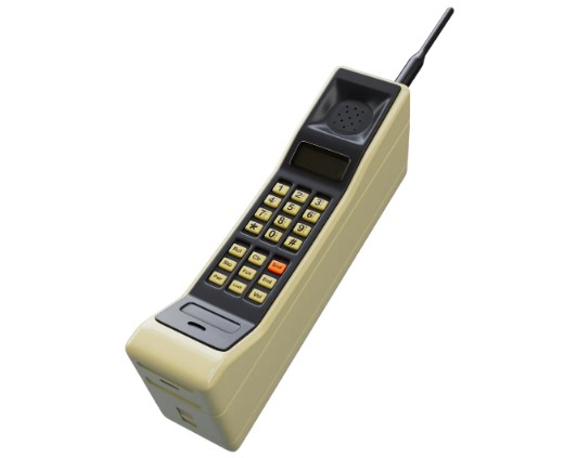 Motorola DynaTAC 8000x - Desenvolvido em 1973 por Martin Cooper, ex-engenheiro da Motorola, DynaTAC 8000x pesava mais de 1 kg, tinha apenas botões físicos e custava US$ 5 mil